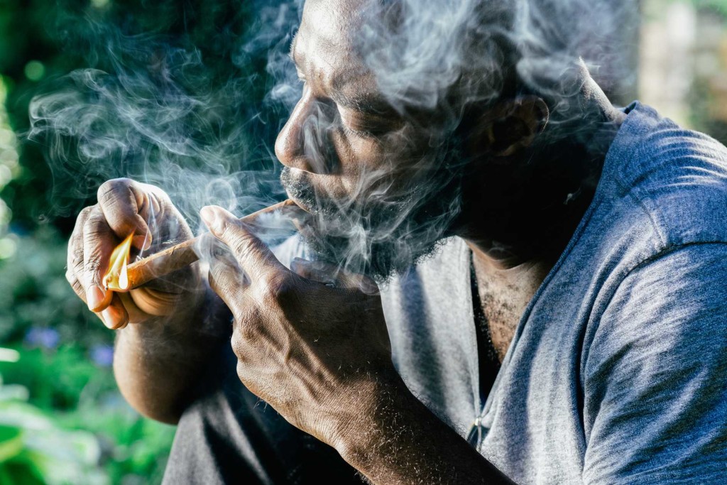 Cigars 101 - How to Smoke A Cigar